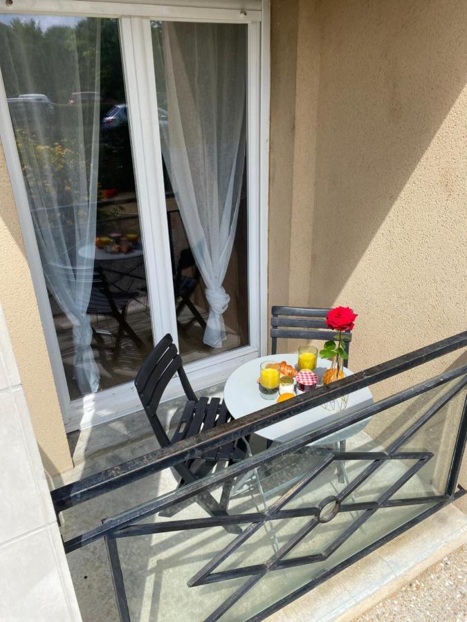 Les Rives De L'Indre. Parking Gratuit. Lit 160Cm Apartment Châteauroux Екстериор снимка